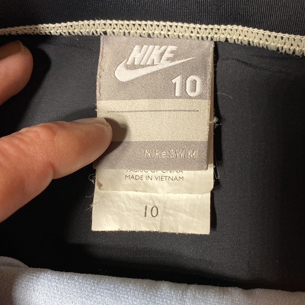 Nike swimsuit bottoms🏖​​​ - Picture 4 of 6